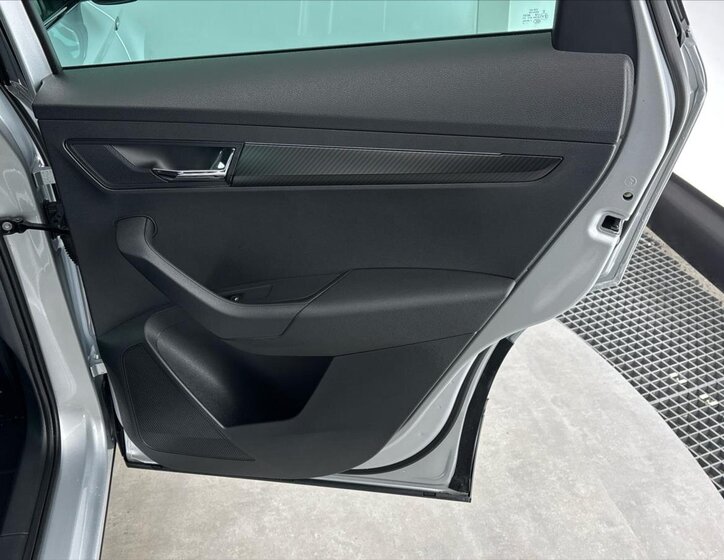 Škoda Karoq SUV / Terénní 1,5 l 110 kw