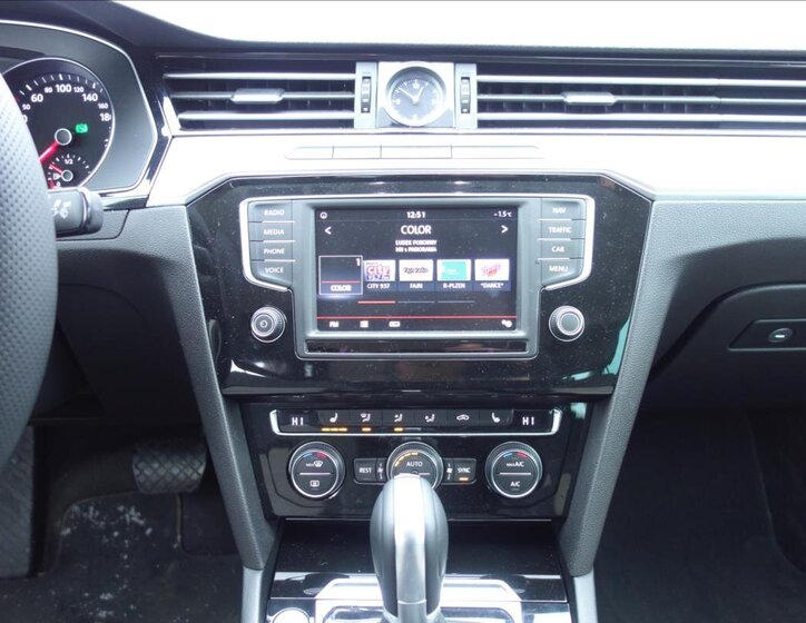 Volkswagen Passat Sedan 2,0 l 140 kw