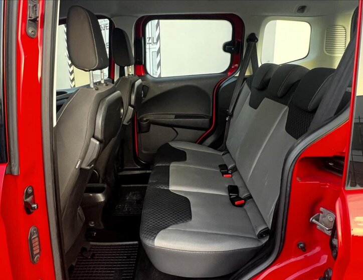Ford Tourneo Courier Kombi 998,0 74 kw