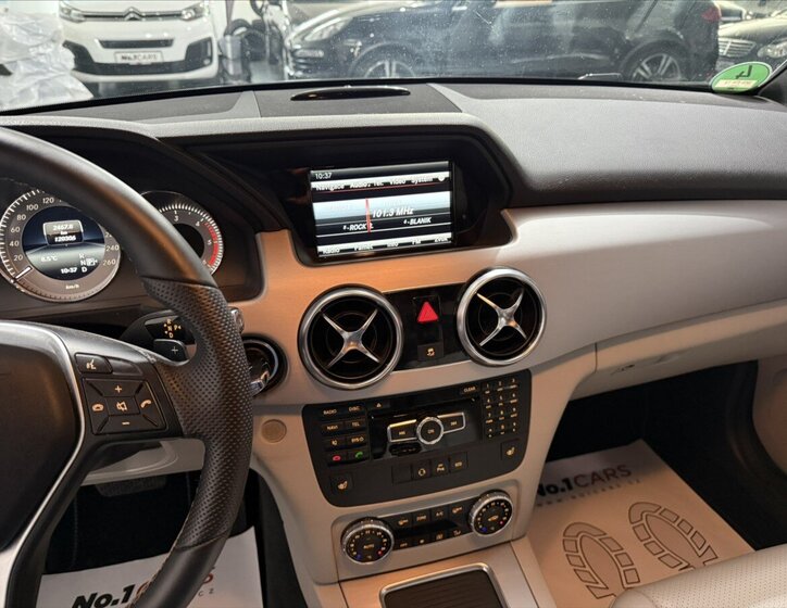 Mercedes-Benz GLK 12