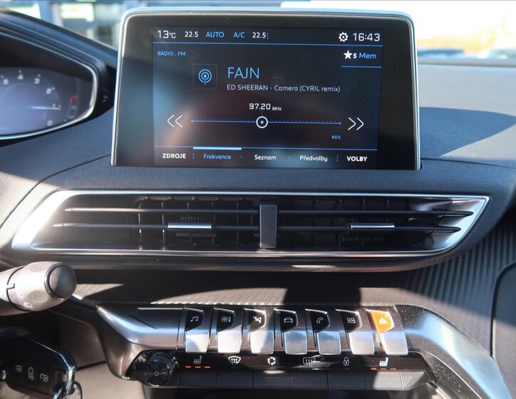 Peugeot 3008 SUV / Terénní 1,2 l 96 kw