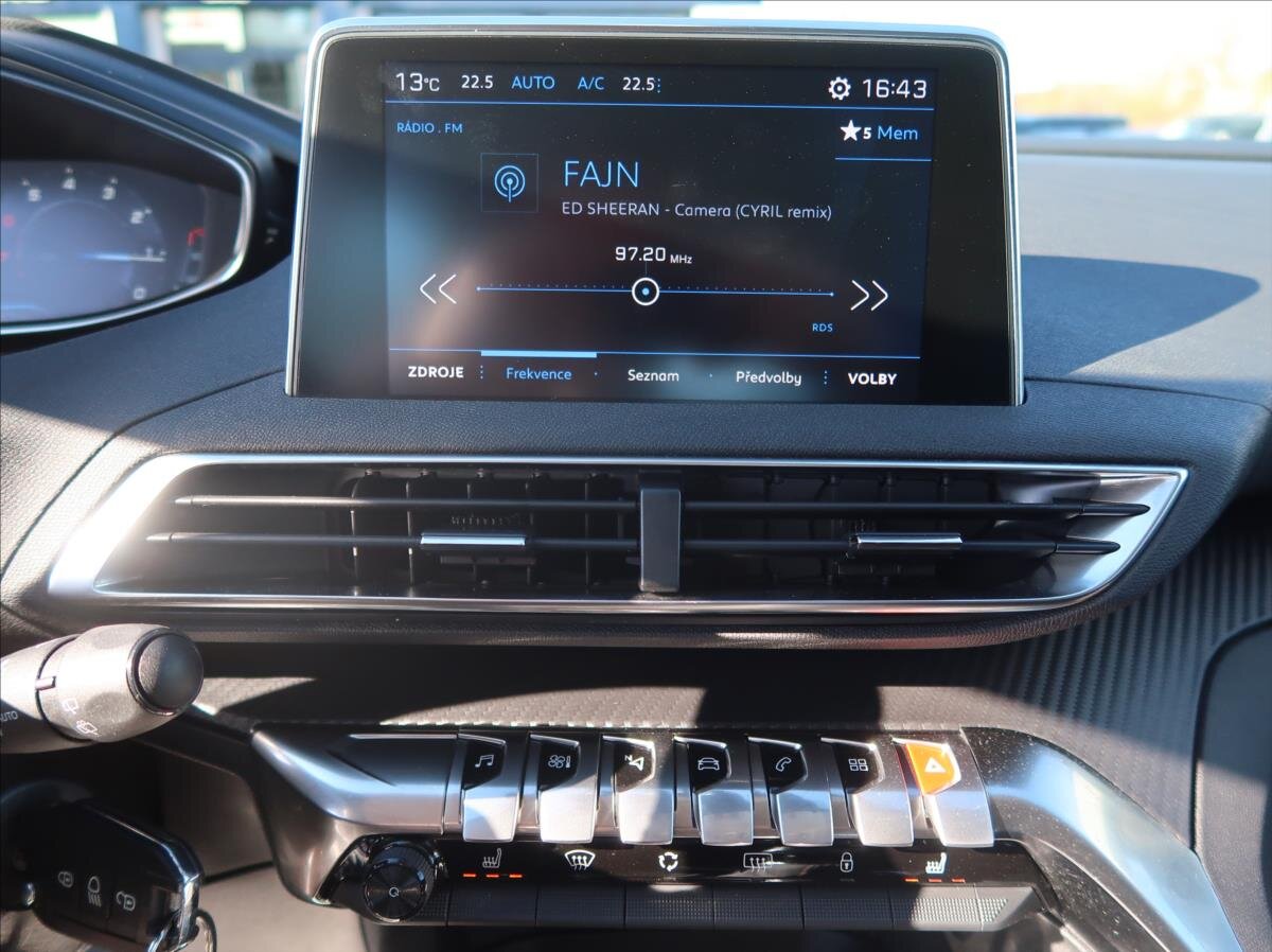 Peugeot 3008 SUV / Terénní 1,2 l 96 kw