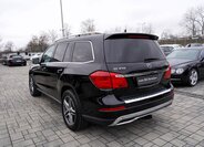 Mercedes-Benz GL SUV 4,7 l 320 kw
