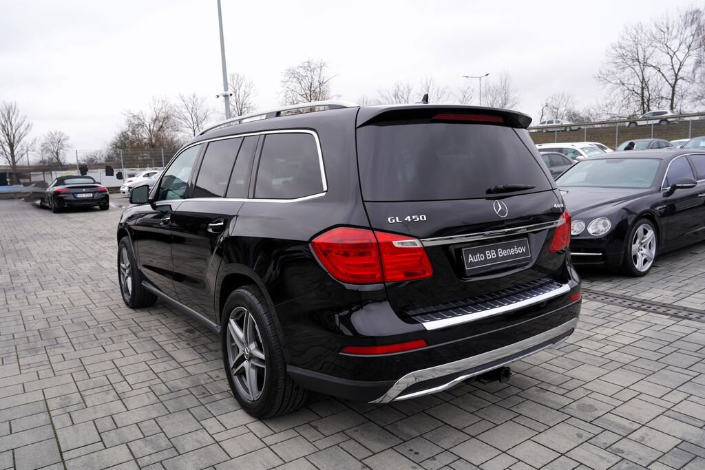 Mercedes-Benz GL SUV 4,7 l 320 kw
