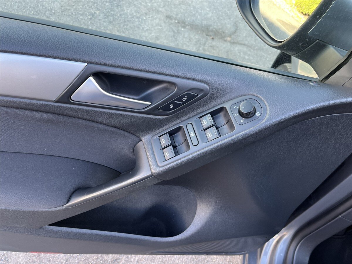 Volkswagen Golf Hatchback 1,6 l 75 kw