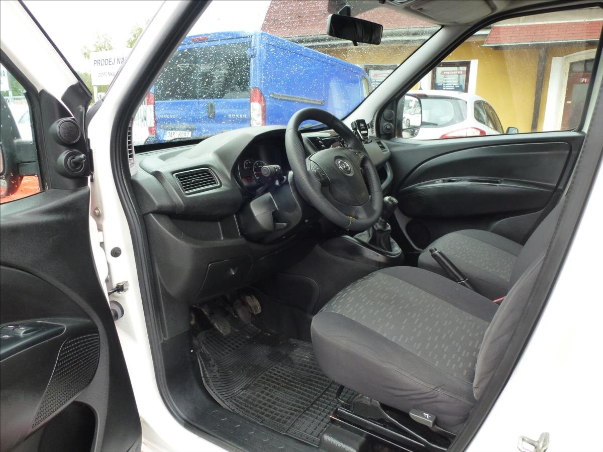 Opel Combo Skříň 1,2 l 66 kw