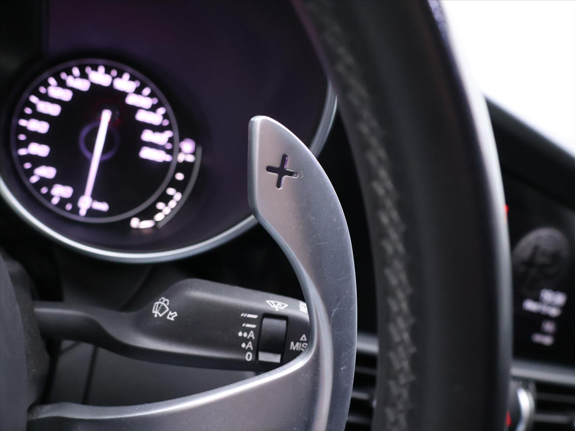 Alfa Romeo Giulia Sedan / Limuzína 2,1 l 110 kw