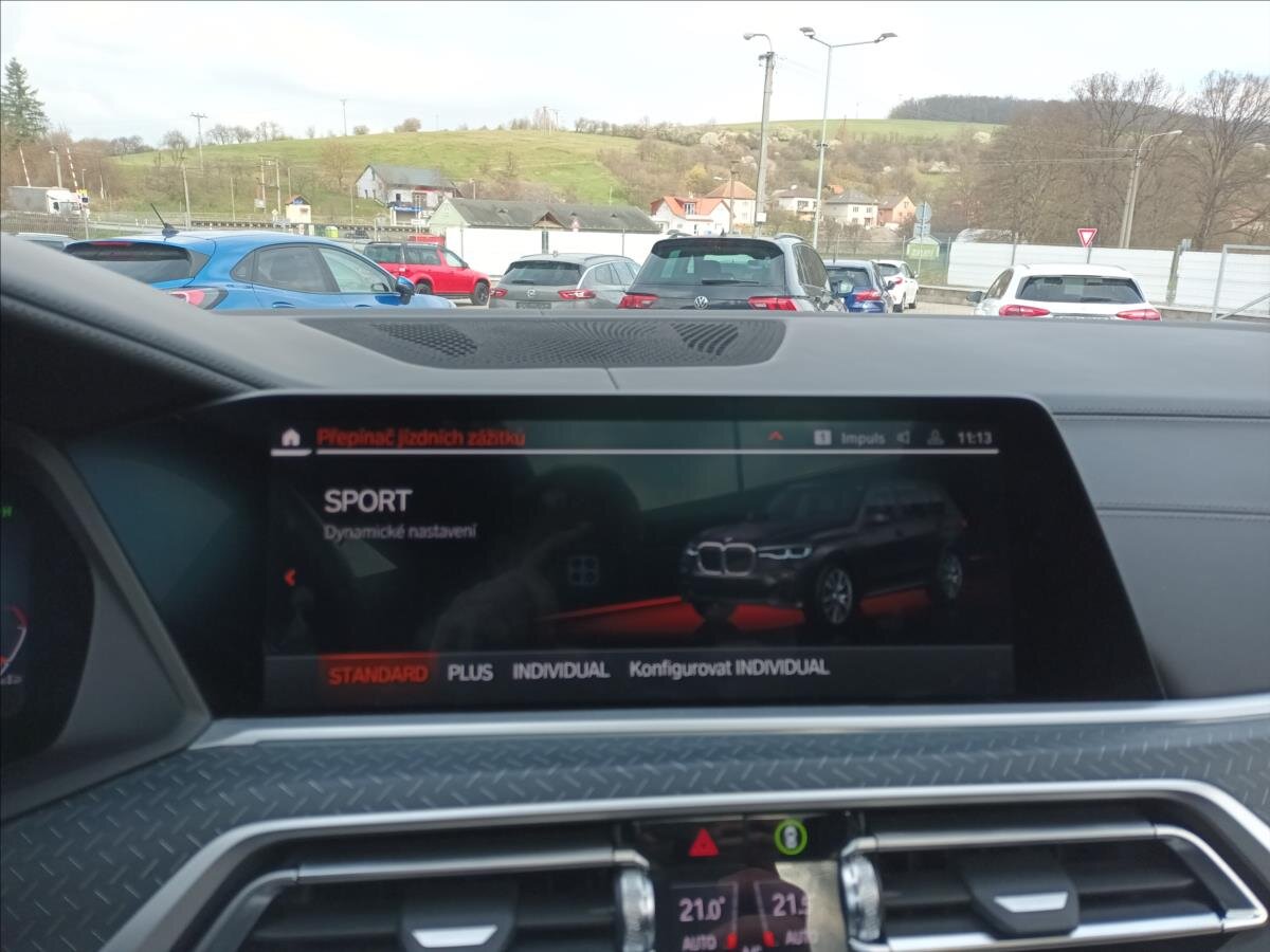BMW X7 SUV / Terénní 4,4 l 390 kw