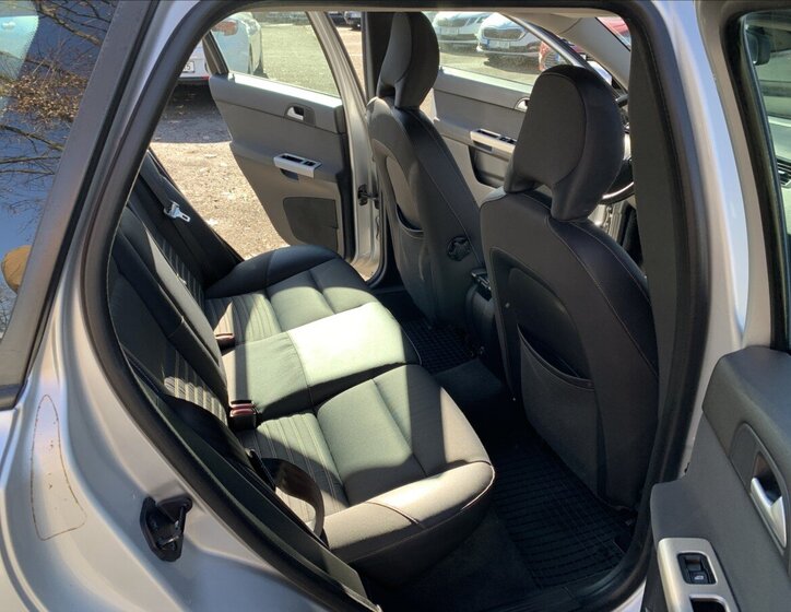 Volvo V50 Kombi 2,0 l 100 kw