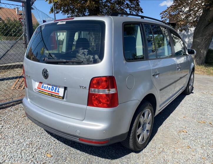 Volkswagen Touran 7