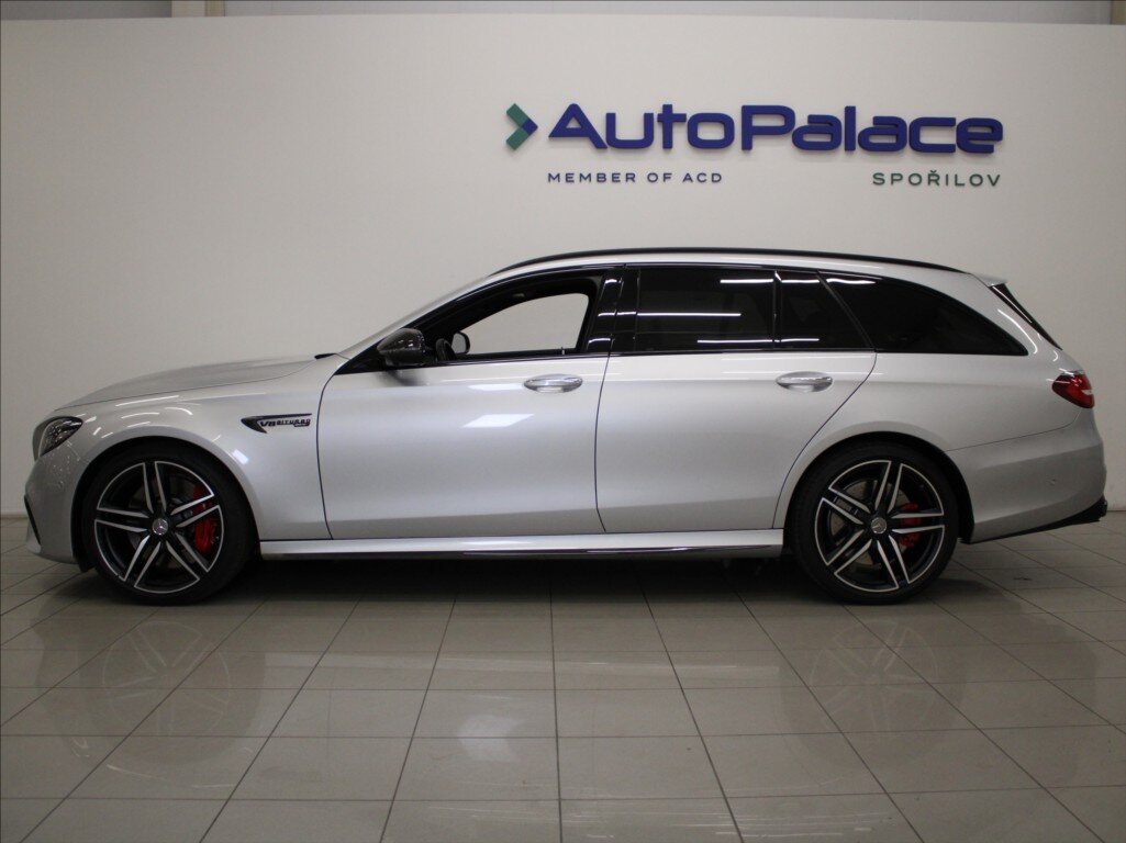 Mercedes-Benz Třídy E Kombi 4,0 l 450 kw