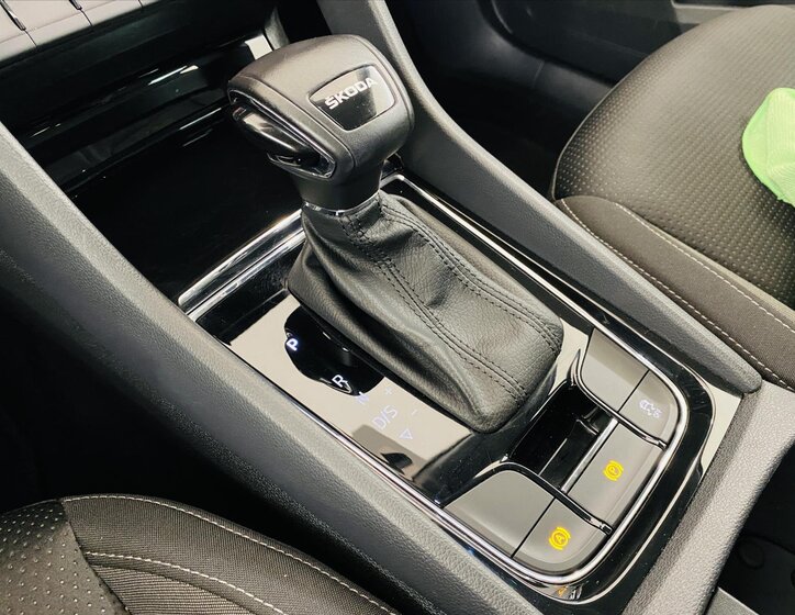 Škoda Karoq SUV 1,5 l 110 kw