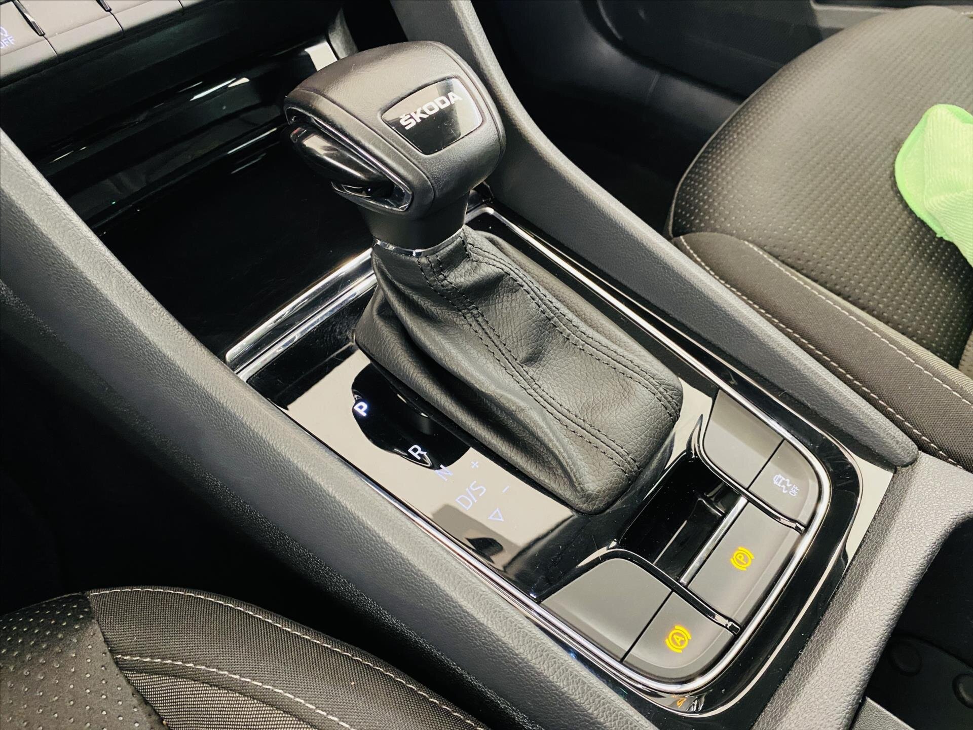 Škoda Karoq SUV 1,5 l 110 kw