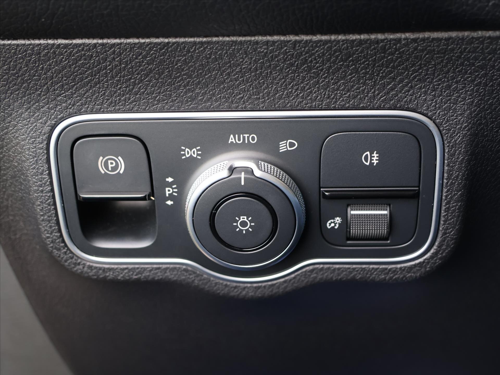 Mercedes-Benz GLB SUV 2,0 l 324 kw