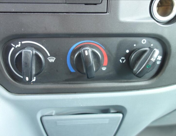 Ford Transit Skříň 2,2 l 74 kw