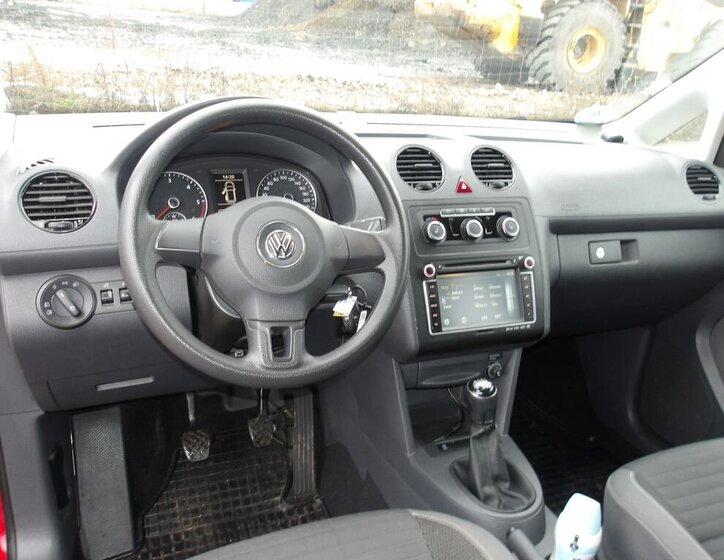 Volkswagen Caddy Skříň 1,6 l 75 kw