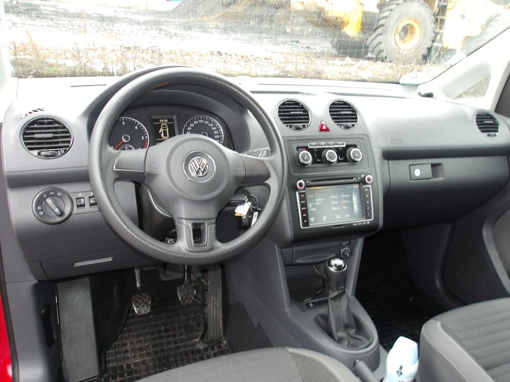 Volkswagen Caddy Skříň 1,6 l 75 kw