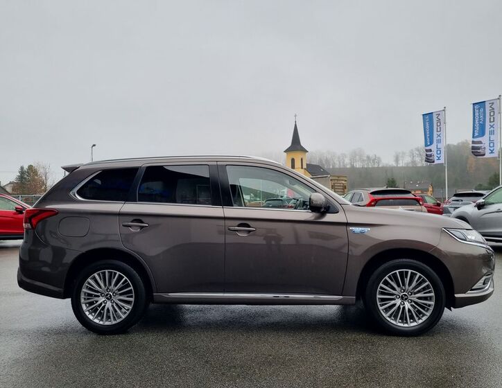 Mitsubishi Outlander 6