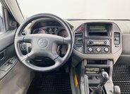 Mitsubishi Pajero SUV / Terénní 2,5 l 85 kw