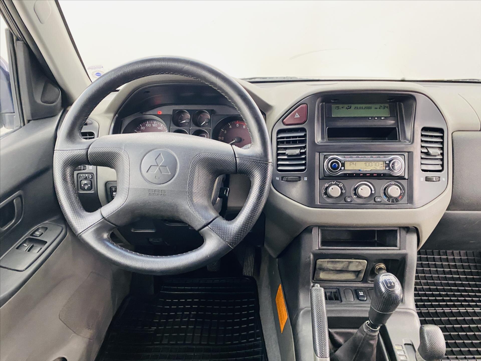 Mitsubishi Pajero SUV / Terénní 2,5 l 85 kw
