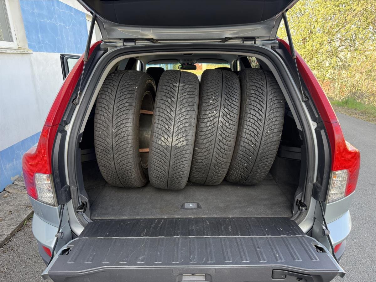 Volvo XC90 Kombi 2,4 l 147 kw