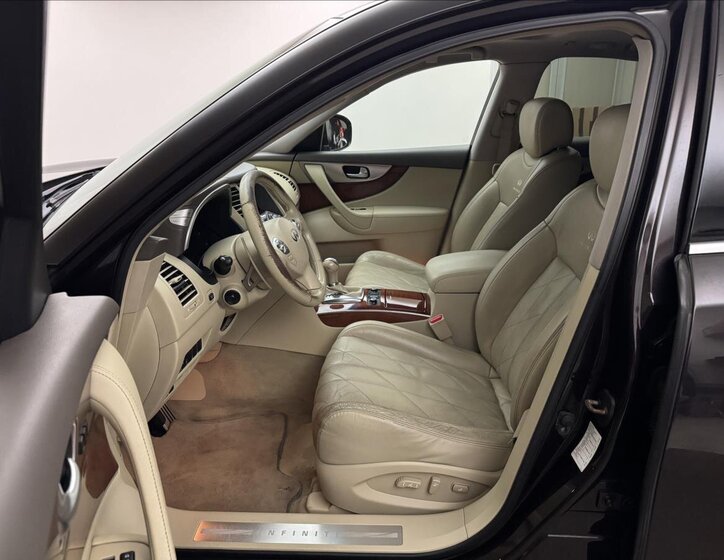 Infiniti FX37 34