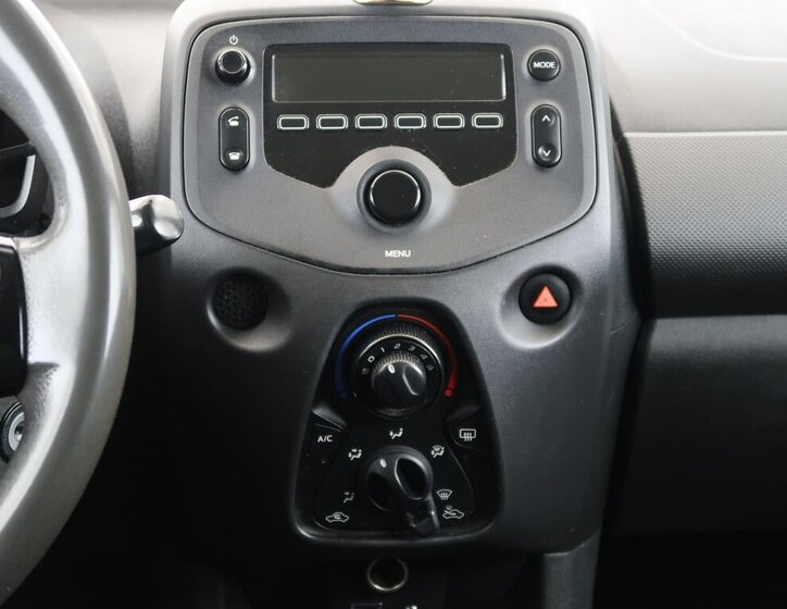 Toyota Aygo Hatchback 998,0 53 kw