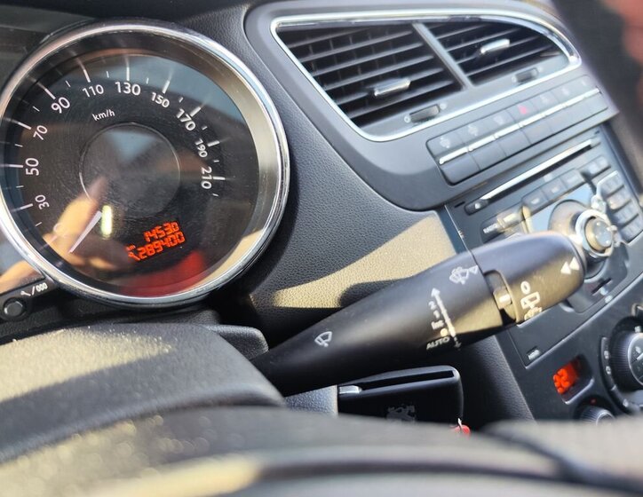 Peugeot 5008 MPV 2,0 l 120 kw