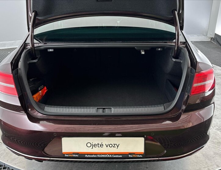 Volkswagen Passat Sedan / Limuzína 2,0 l 140 kw