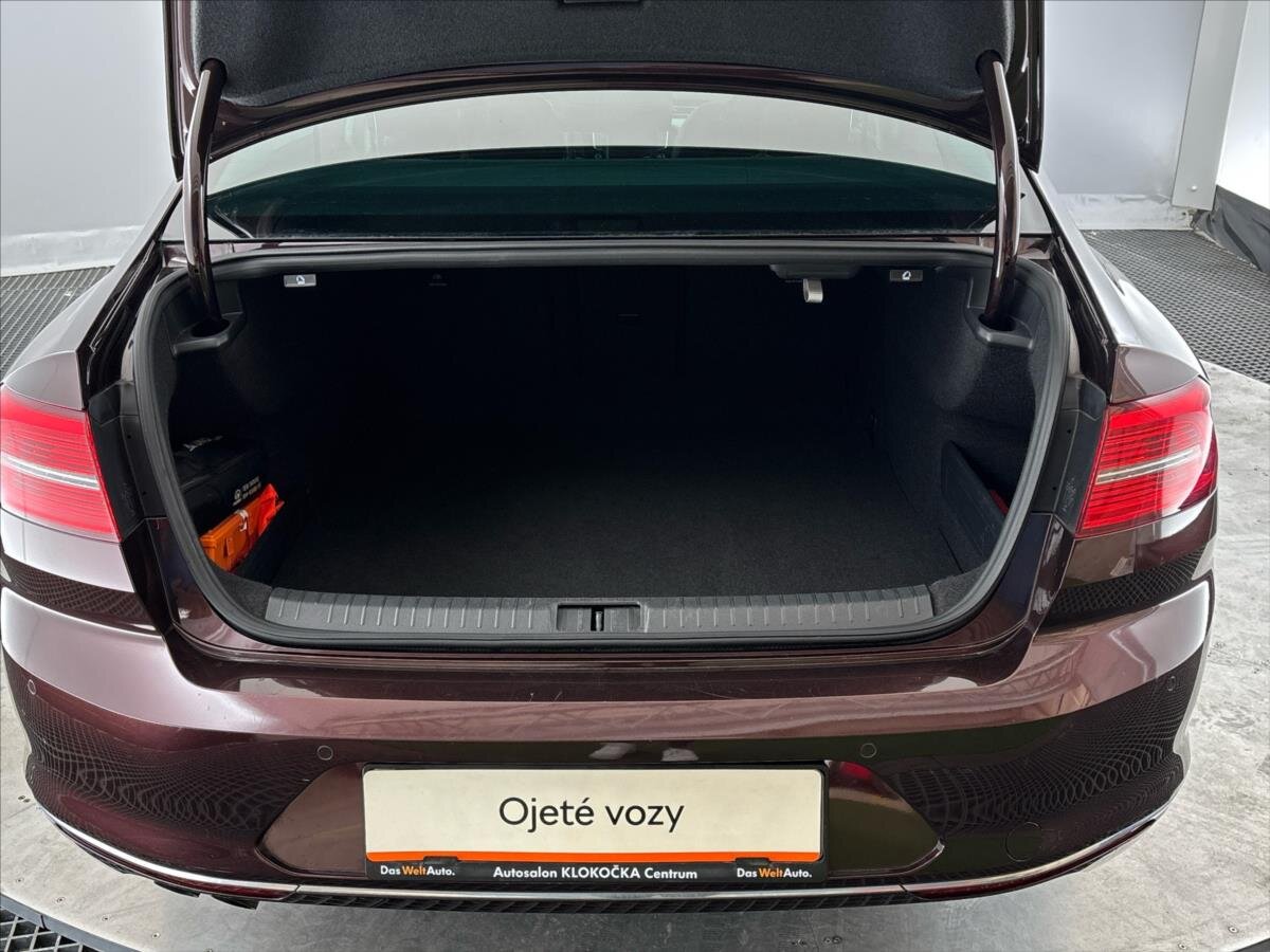 Volkswagen Passat Sedan / Limuzína 2,0 l 140 kw