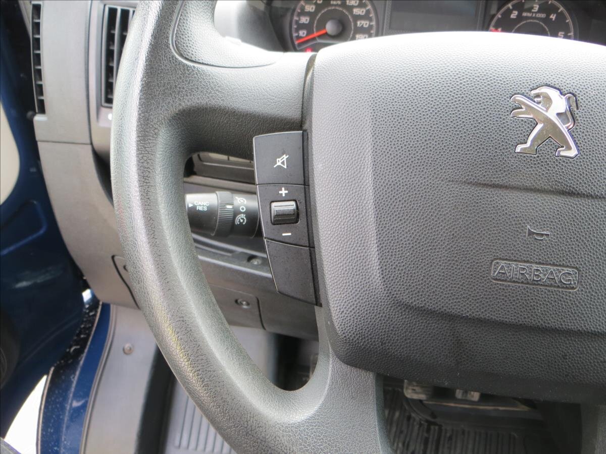 Peugeot Boxer Valník 2,2 l 103 kw
