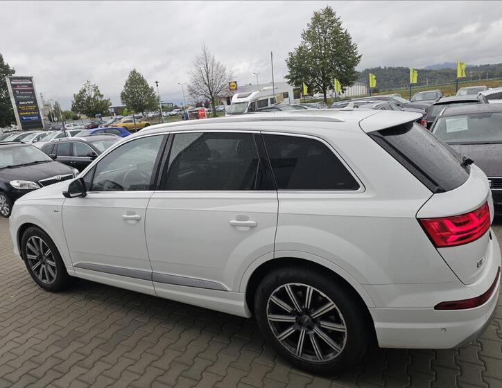 Audi Q7 9