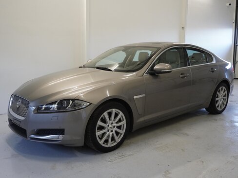 Jaguar XF Sedan / Limuzína 3,0 l 202 kw
