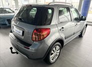 Suzuki SX4 Hatchback 2,0 l 99 kw