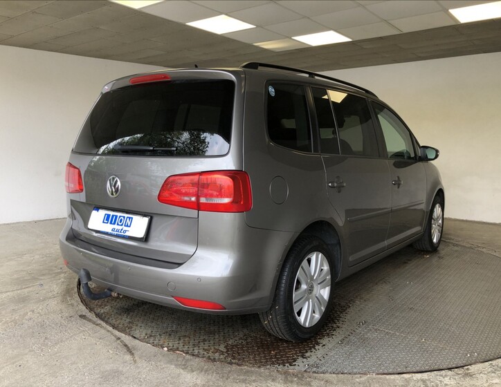 Volkswagen Touran 7