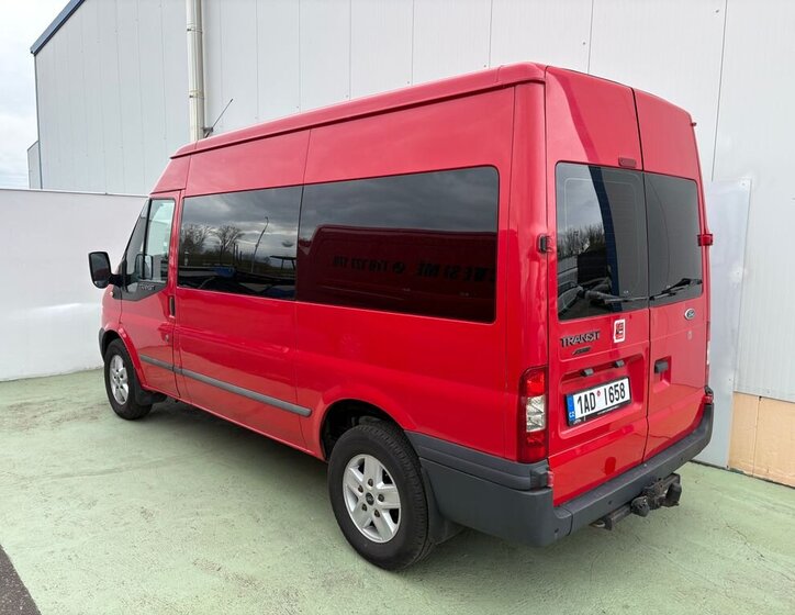 Ford Transit Kombi 2,4 l 103 kw