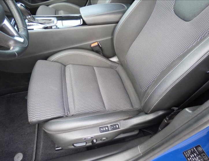 Opel Insignia Kombi 2,0 l 154 kw