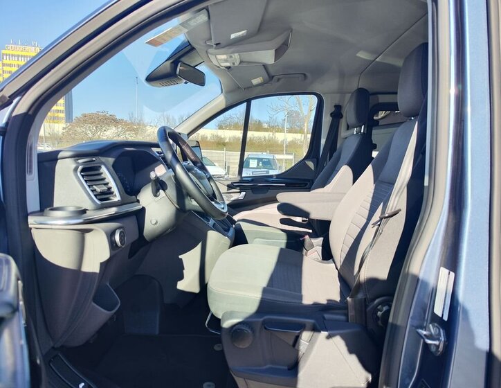 Ford Tourneo Custom VAN / Minibus 2,0 l 110 kw