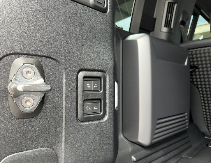 Land Rover Defender SUV 5,0 l 386 kw