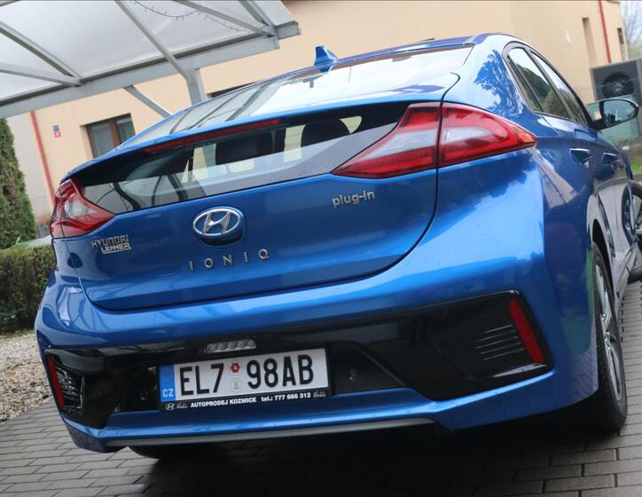 Hyundai IONIQ 13