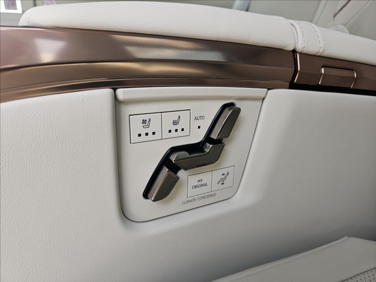 Lexus LM 350h VAN / Minibus 2,5 l 140 kw