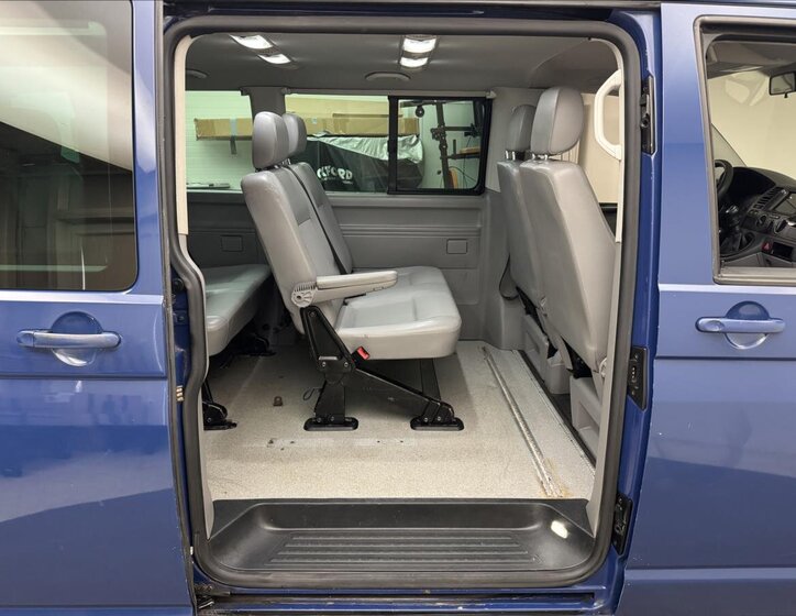 Volkswagen Transporter Kombi 2,5 l 96 kw