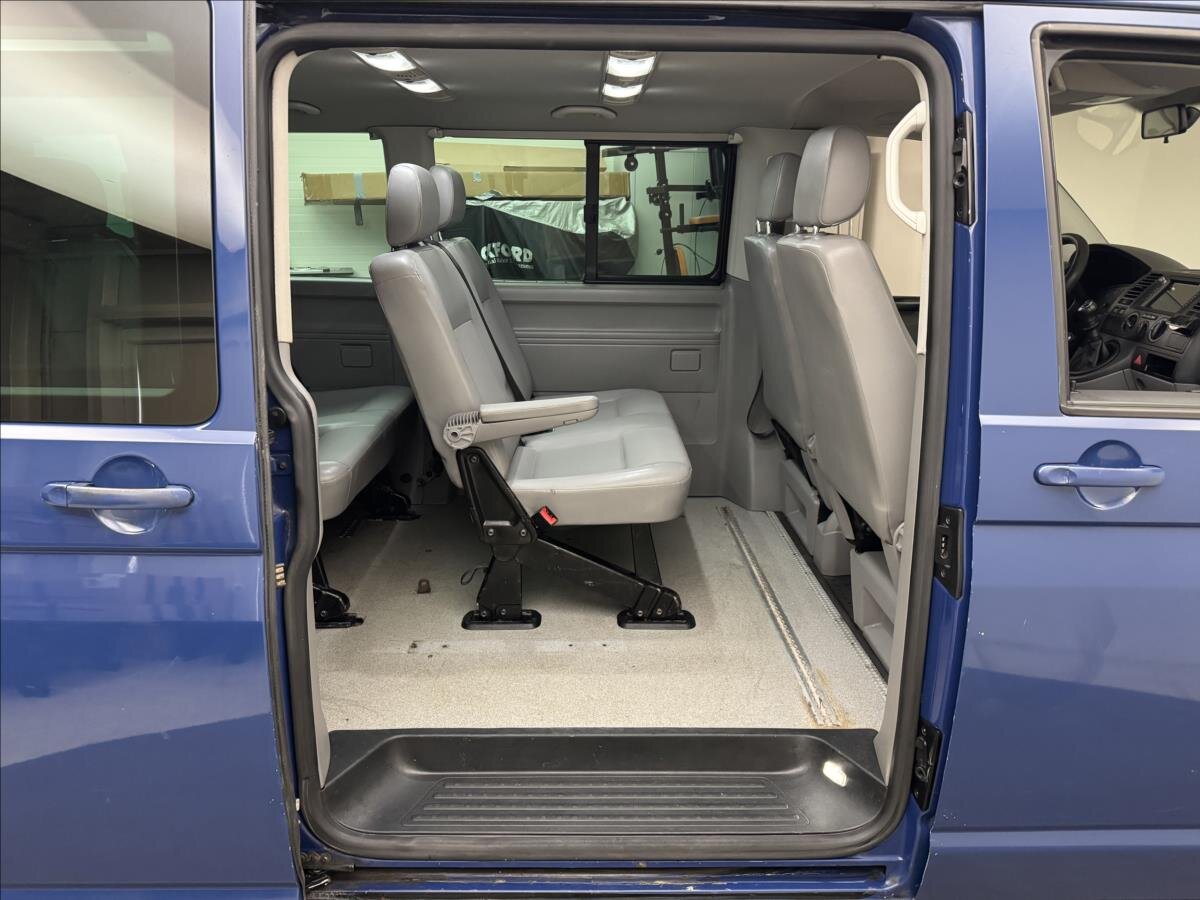 Volkswagen Transporter Kombi 2,5 l 96 kw