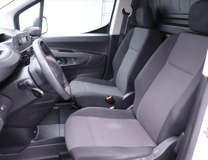 Peugeot Partner Ostatní 1,2 l 81 kw