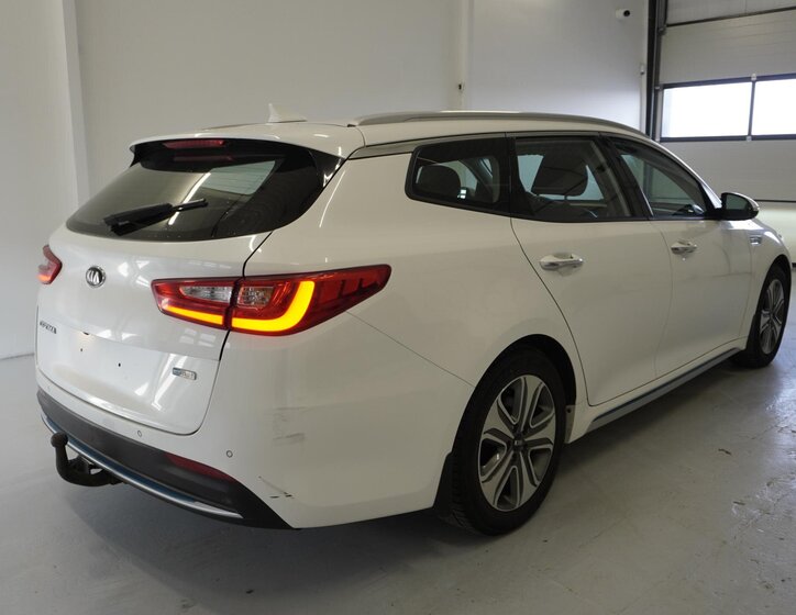 KIA Optima Kombi 2,0 l 151 kw