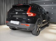 Volvo XC40 SUV / Terénní 2,0 l 145 kw