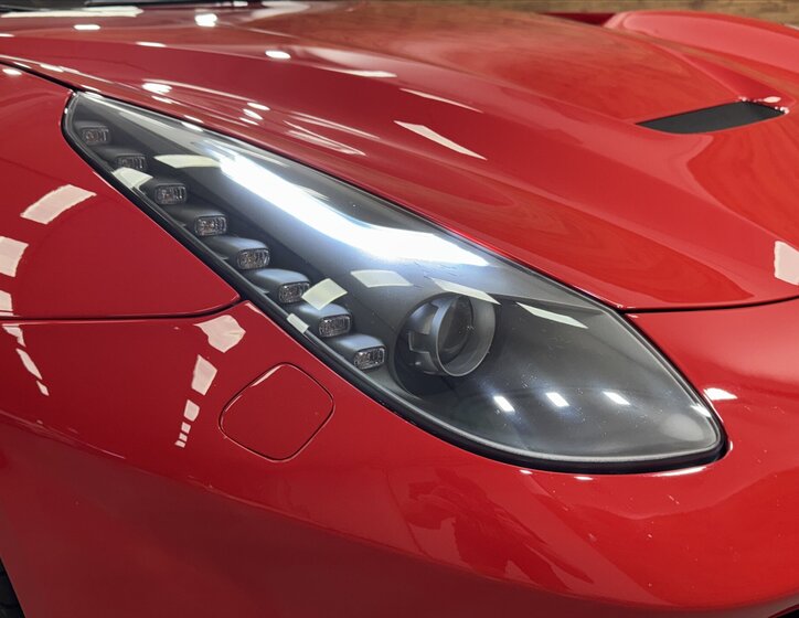 Ferrari F12 Berlinetta Kupé 6,3 l 541 kw