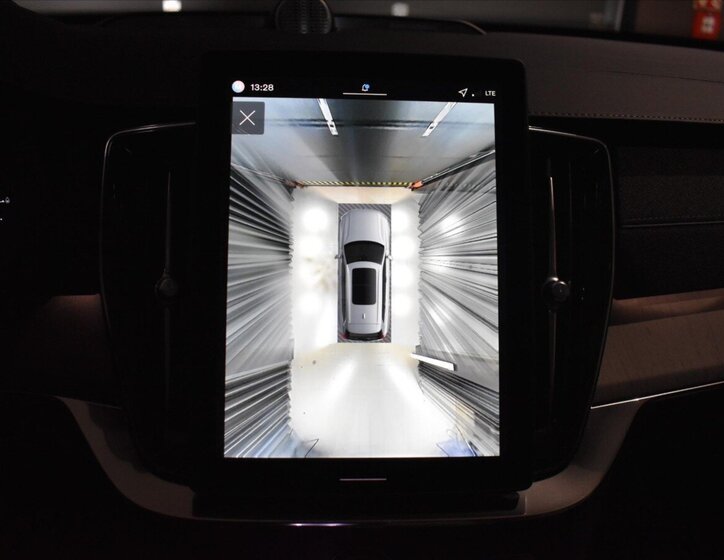 Volvo XC90 SUV / Terénní 2,0 l 228 kw