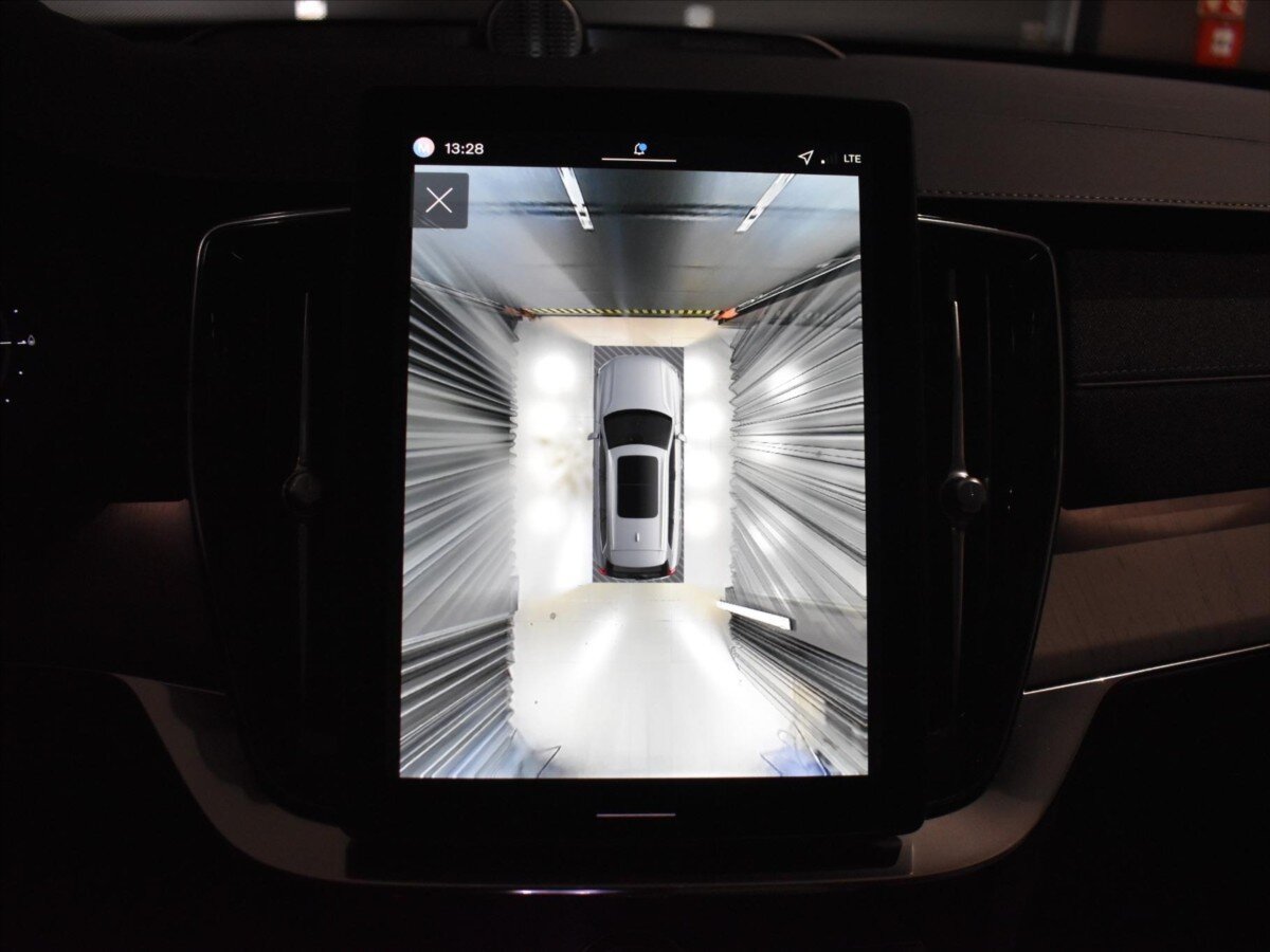 Volvo XC90 SUV / Terénní 2,0 l 228 kw