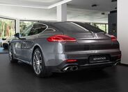 Porsche Panamera 4
